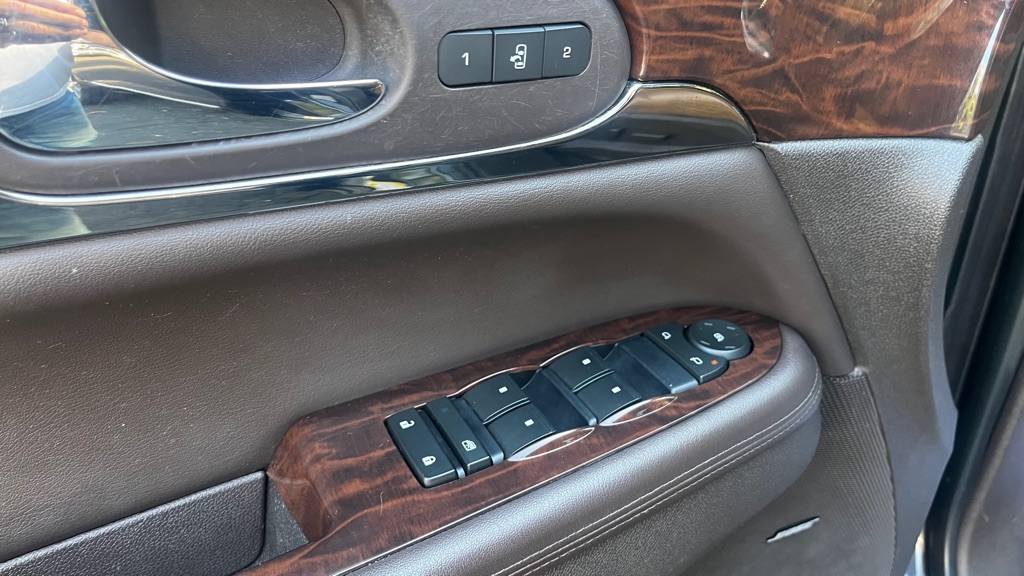 Photo 24 of this BUICK ENCLAVE
