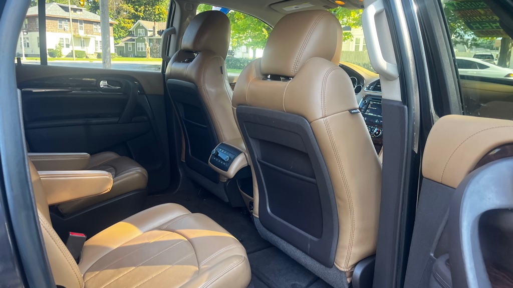 Photo 46 of this BUICK ENCLAVE