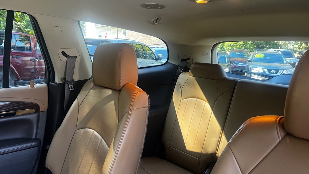 Photo 35 of this BUICK ENCLAVE