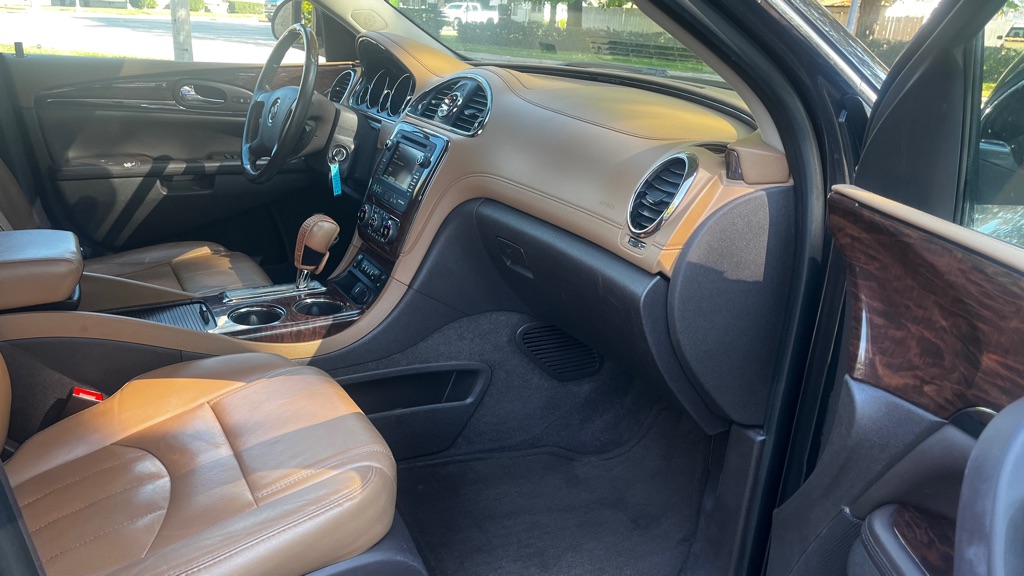 Photo 32 of this BUICK ENCLAVE