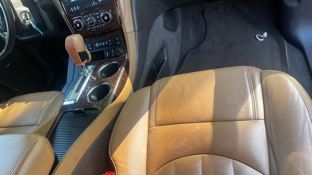 Photo 42 of this BUICK ENCLAVE