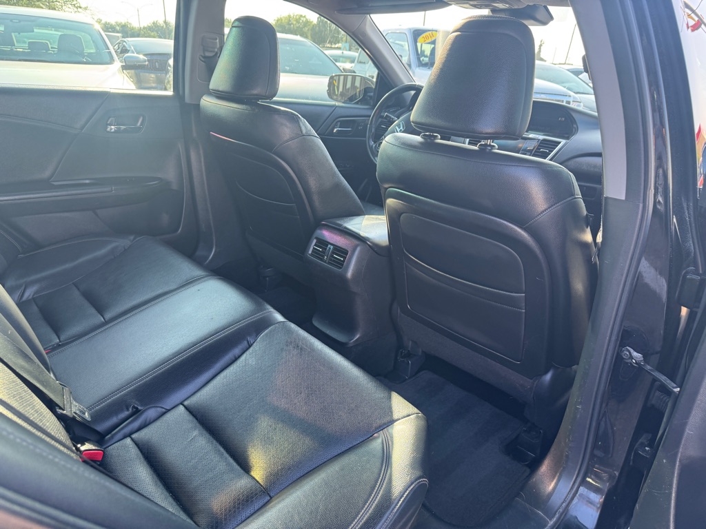 Photo 15 of this HONDA ACCORD