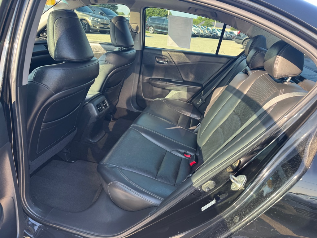Photo 18 of this HONDA ACCORD