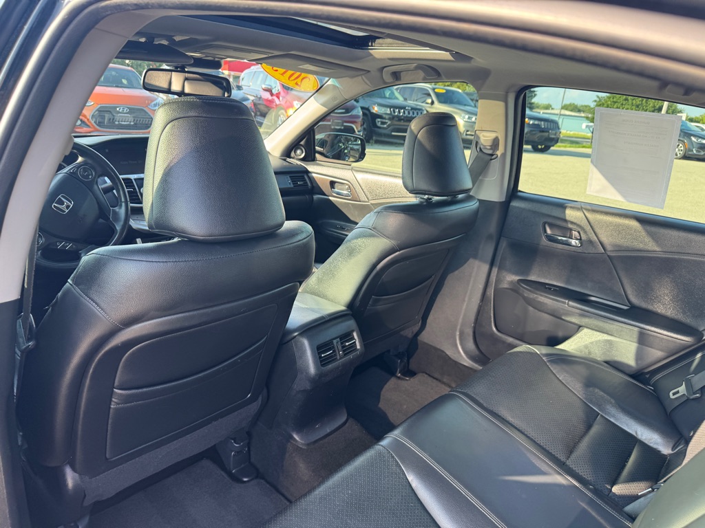 Photo 19 of this HONDA ACCORD