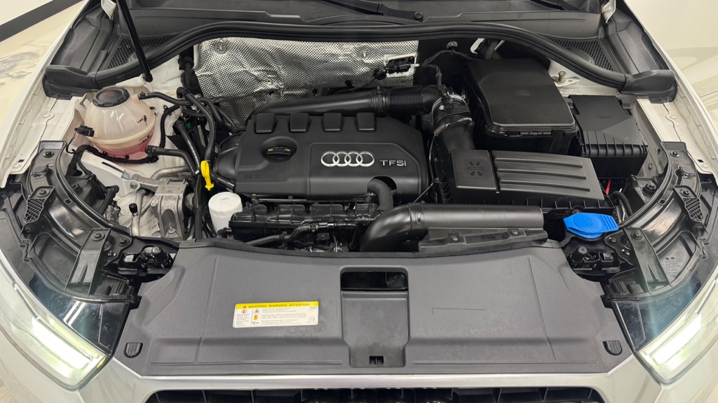 Photo 12 of this AUDI Q3