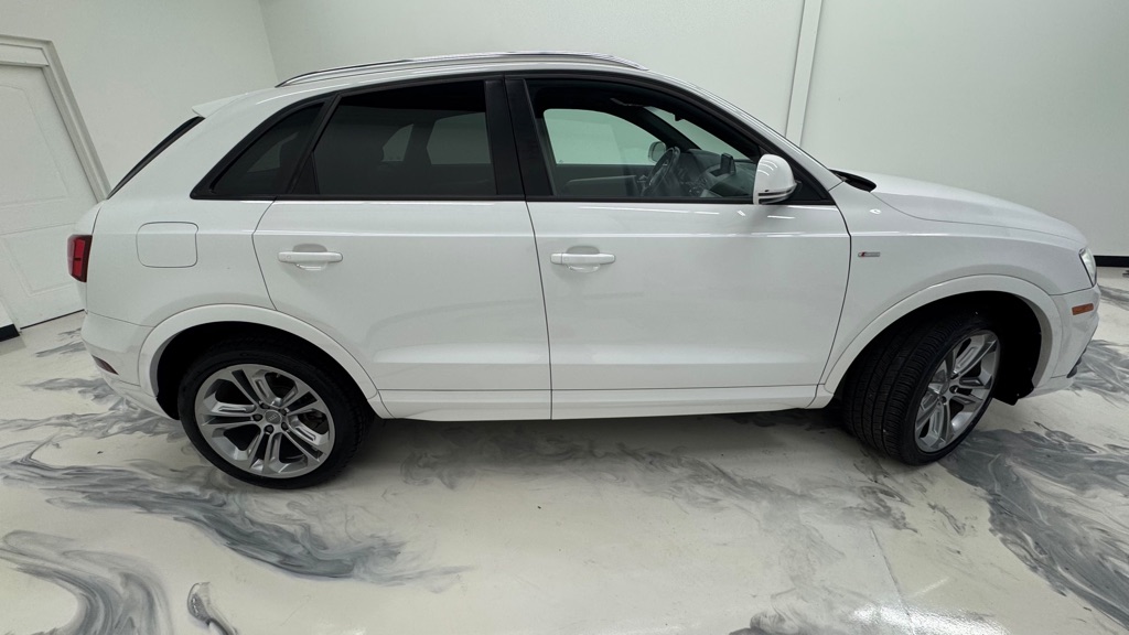 Photo 9 of this AUDI Q3
