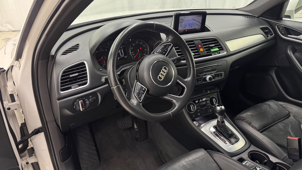 Photo 14 of this AUDI Q3