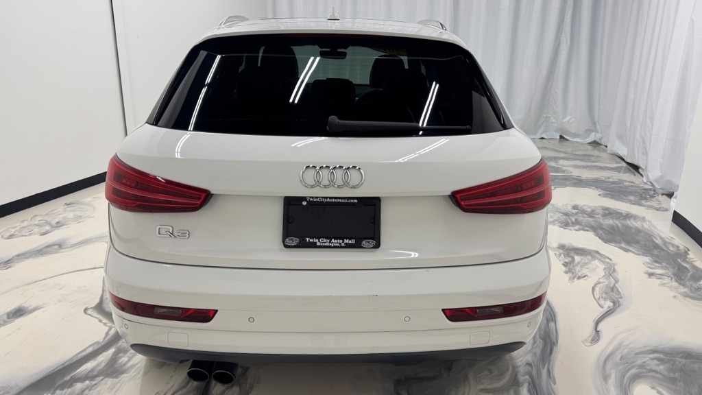 Photo 7 of this AUDI Q3