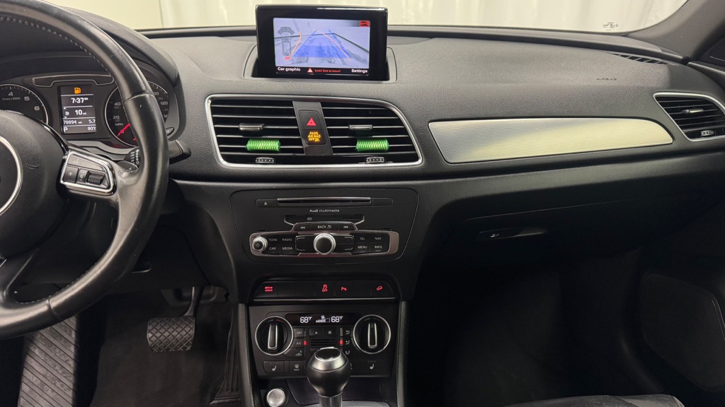Photo 18 of this AUDI Q3
