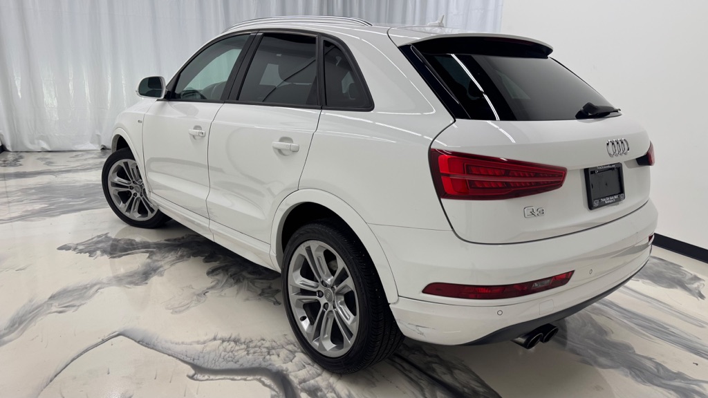 Photo 6 of this AUDI Q3
