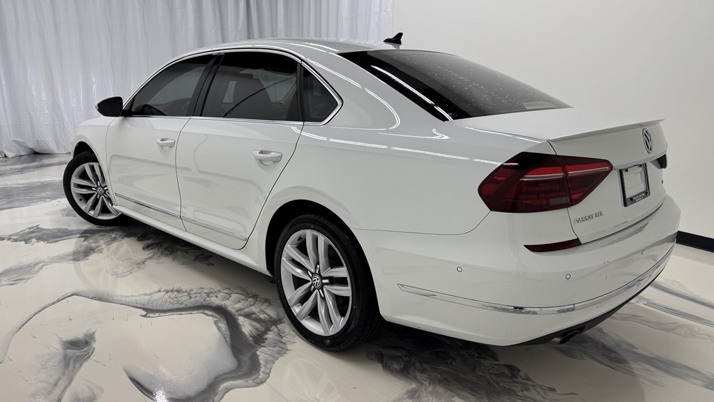 Photo 6 of this VOLKSWAGEN PASSAT