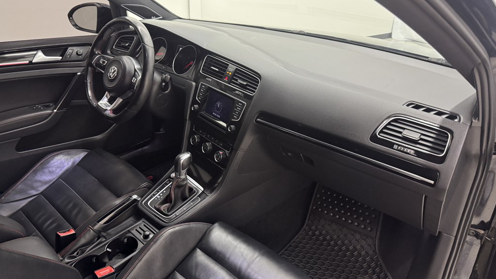 Photo 27 of this VOLKSWAGEN GTI