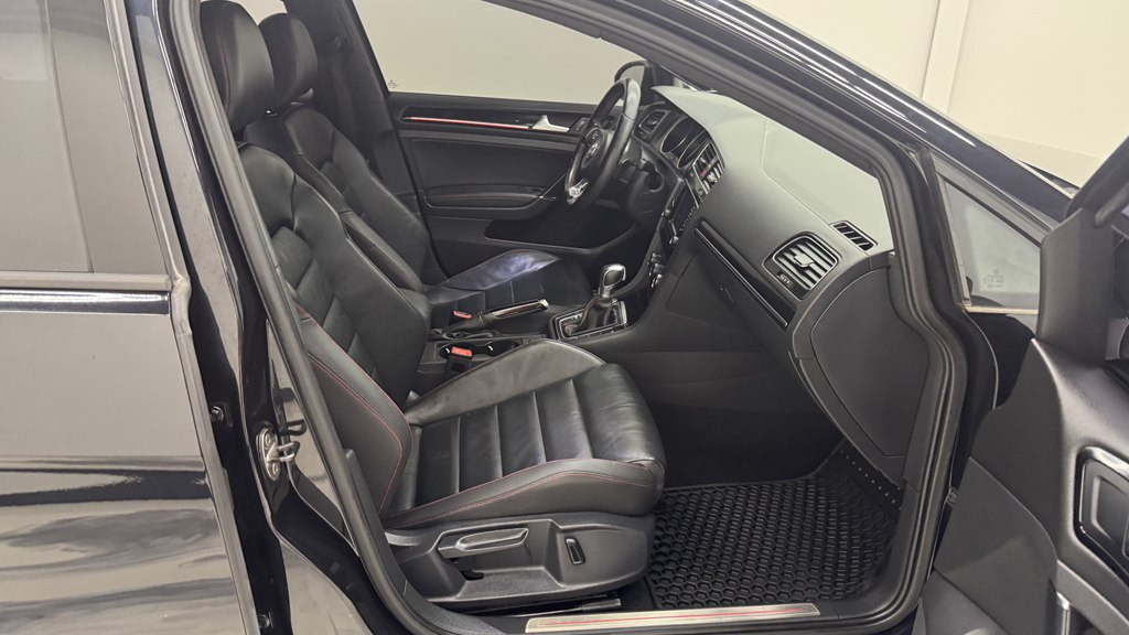 Photo 28 of this VOLKSWAGEN GTI