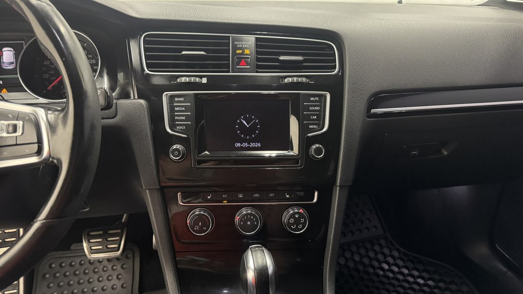 Photo 19 of this VOLKSWAGEN GTI