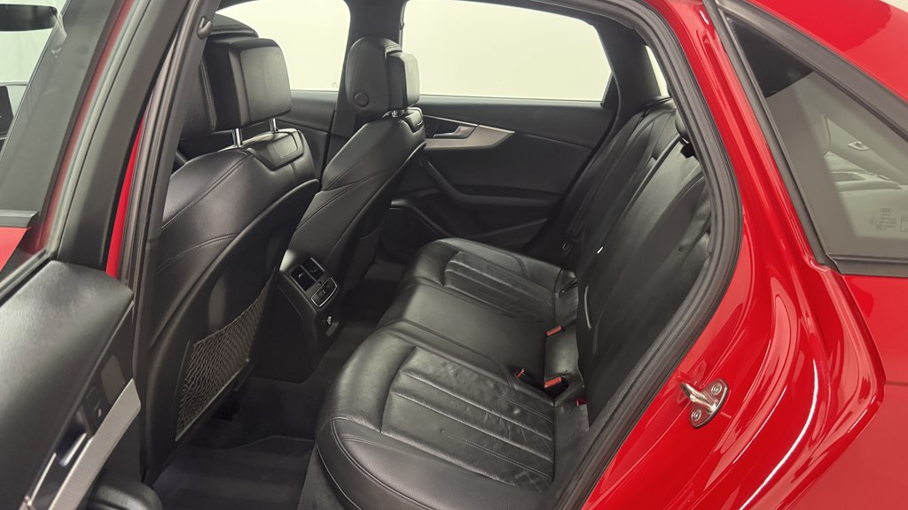 Photo 22 of this AUDI A4