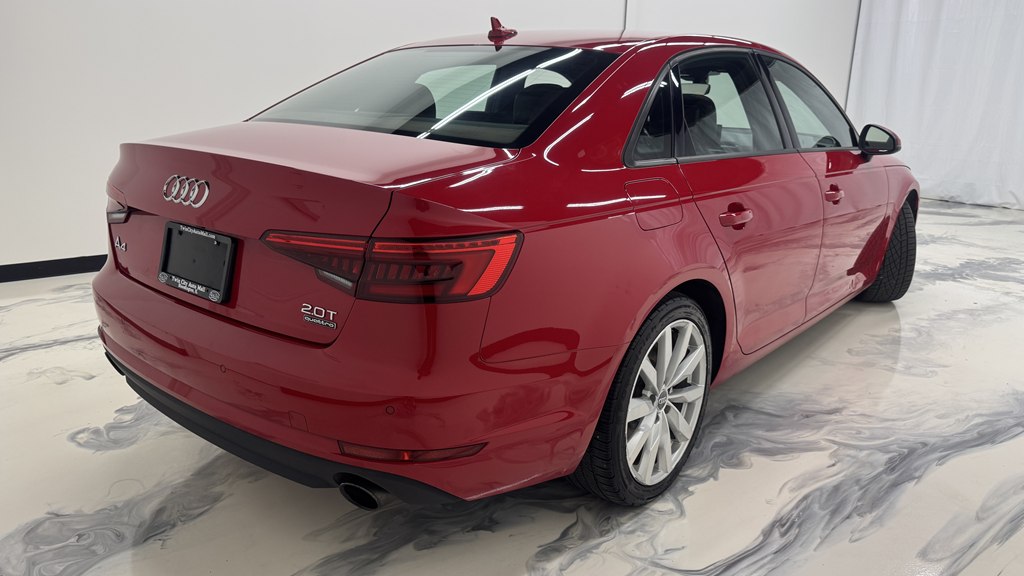 Photo 8 of this AUDI A4