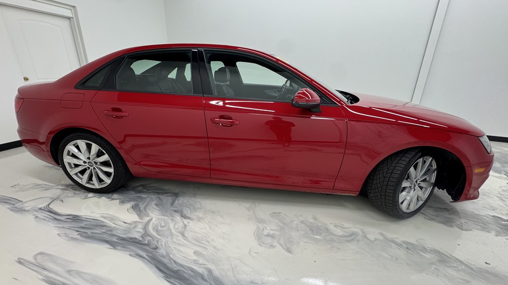 Photo 9 of this AUDI A4