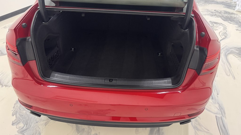 Photo 11 of this AUDI A4