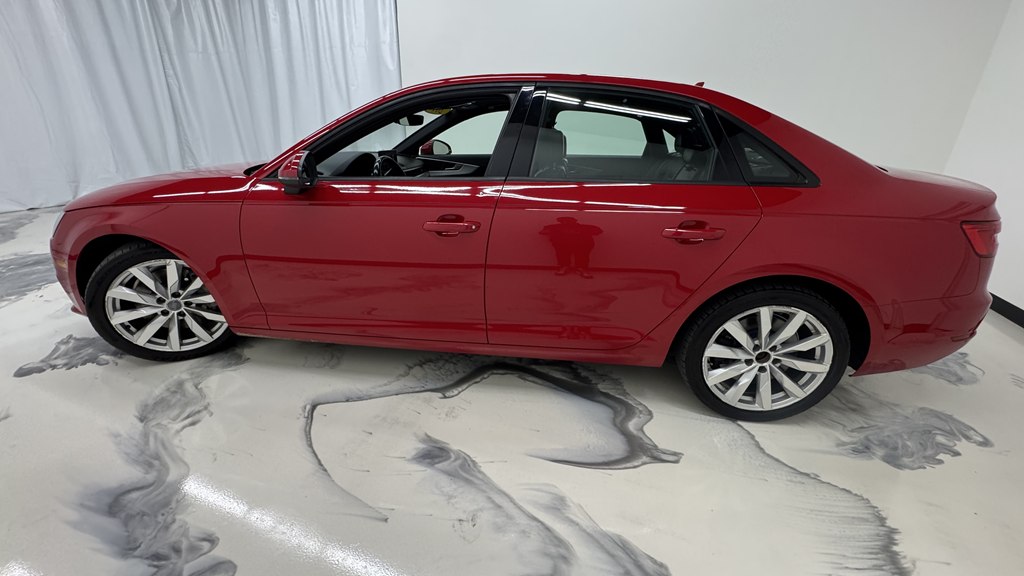 Photo 5 of this AUDI A4