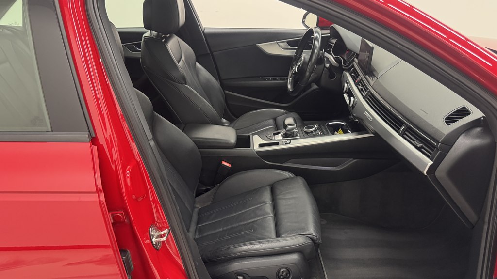 Photo 28 of this AUDI A4