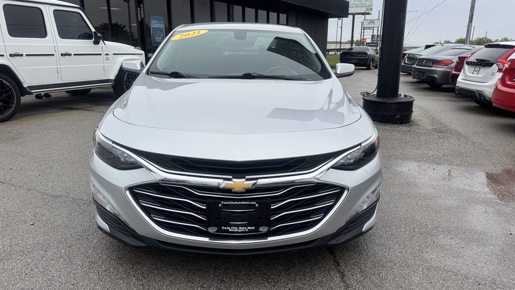 Photo 3 of this CHEVROLET MALIBU