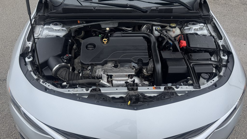 Photo 10 of this CHEVROLET MALIBU