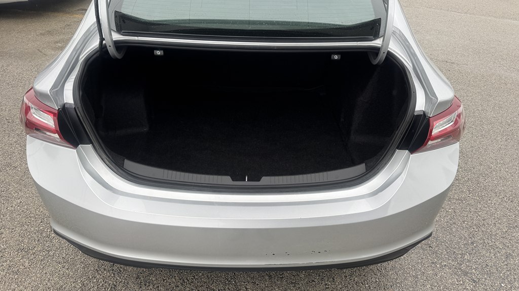 Photo 11 of this CHEVROLET MALIBU