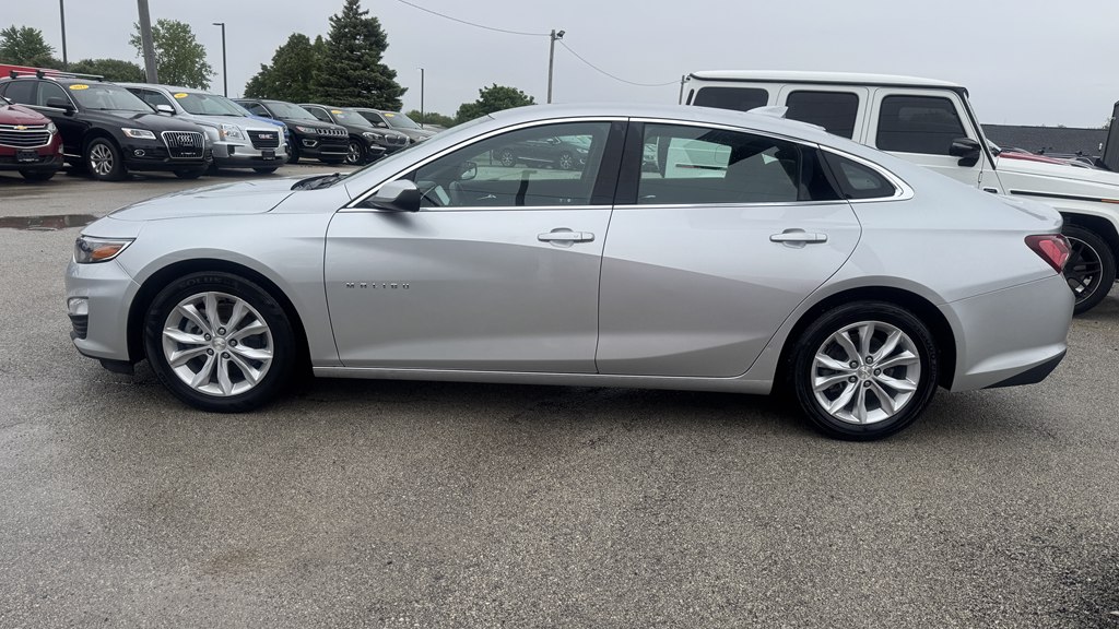 Photo 5 of this CHEVROLET MALIBU