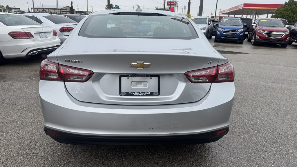 Photo 7 of this CHEVROLET MALIBU