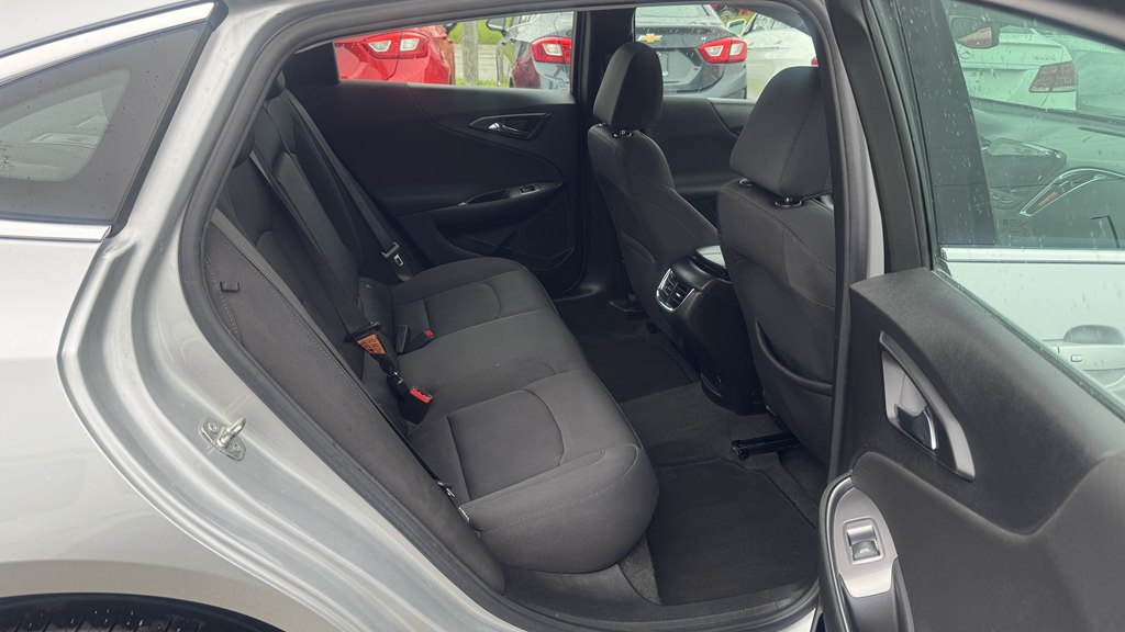Photo 25 of this CHEVROLET MALIBU