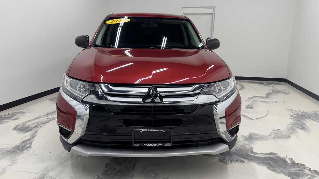 Photo 3 of this MITSUBISHI OUTLANDER