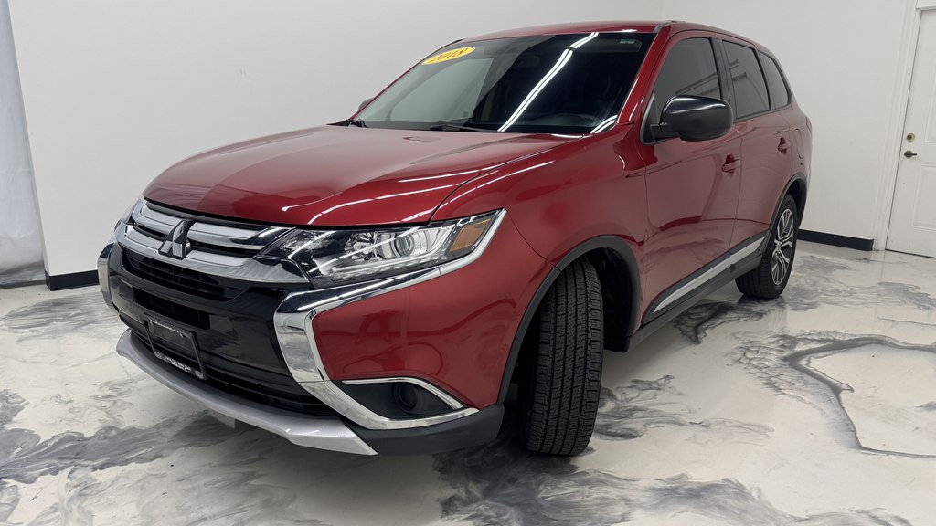 Photo 4 of this MITSUBISHI OUTLANDER