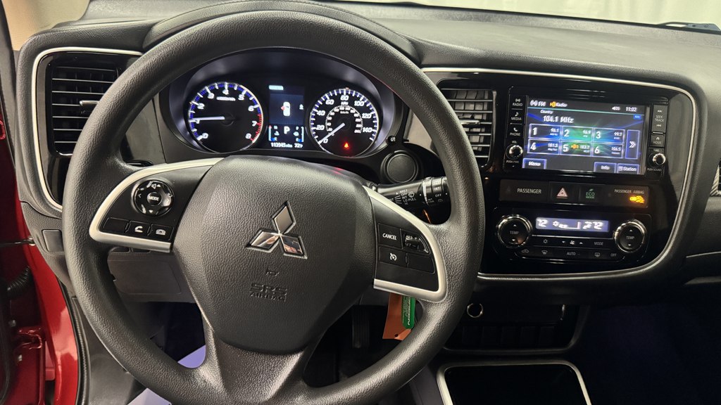 Photo 16 of this MITSUBISHI OUTLANDER