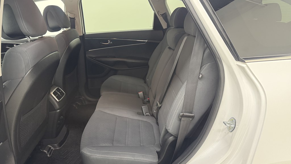 Photo 22 of this KIA SORENTO