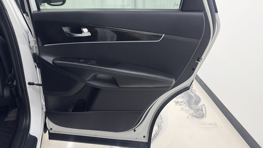 Photo 24 of this KIA SORENTO