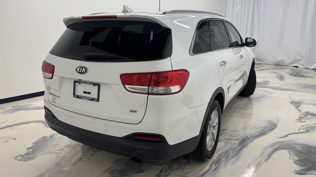Photo 8 of this KIA SORENTO