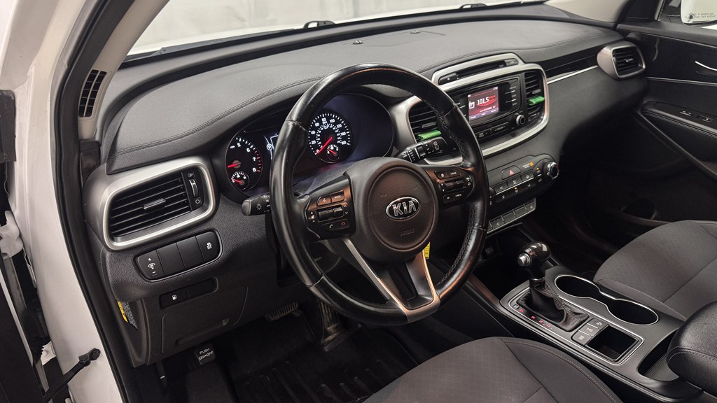 Photo 15 of this KIA SORENTO
