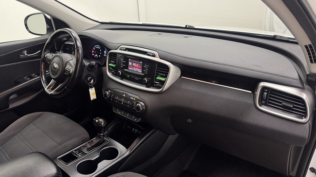 Photo 27 of this KIA SORENTO