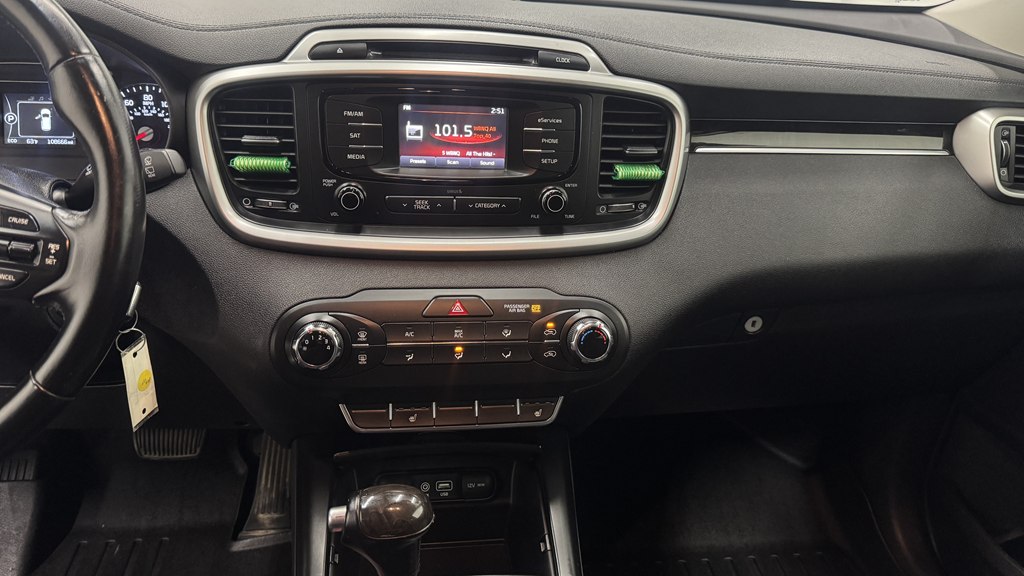 Photo 19 of this KIA SORENTO