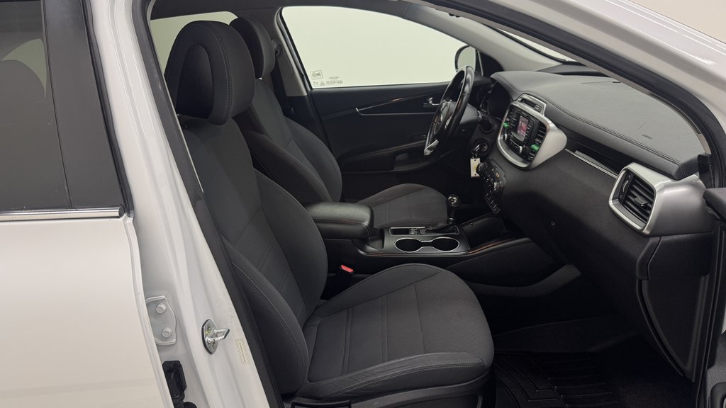 Photo 28 of this KIA SORENTO