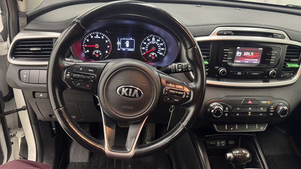 Photo 17 of this KIA SORENTO