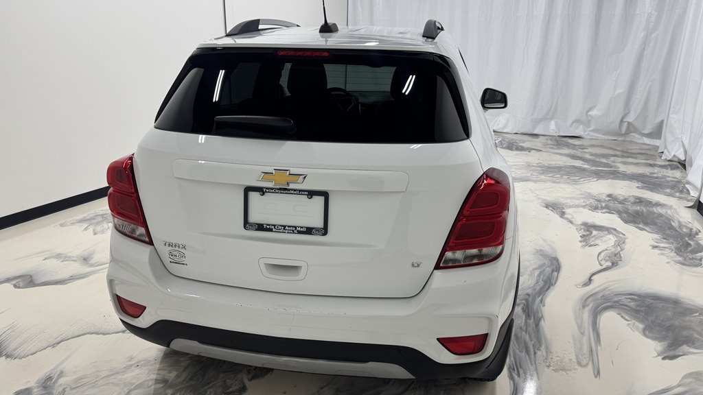 Photo 6 of this CHEVROLET TRAX