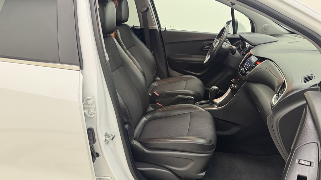 Photo 27 of this CHEVROLET TRAX