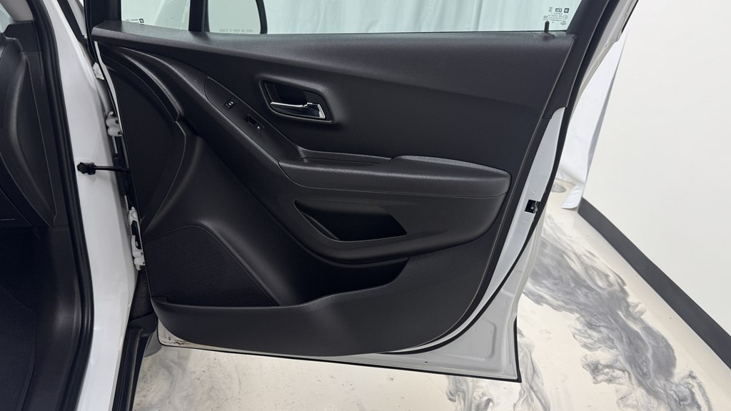 Photo 24 of this CHEVROLET TRAX