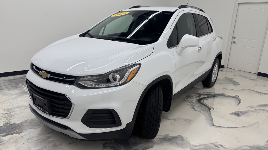 Photo 3 of this CHEVROLET TRAX