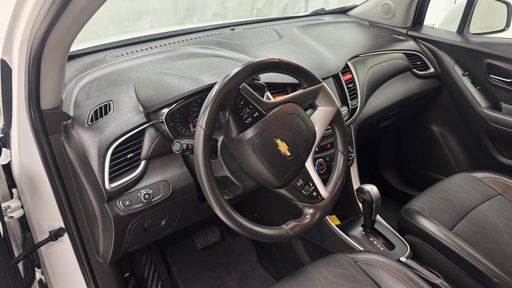 Photo 14 of this CHEVROLET TRAX