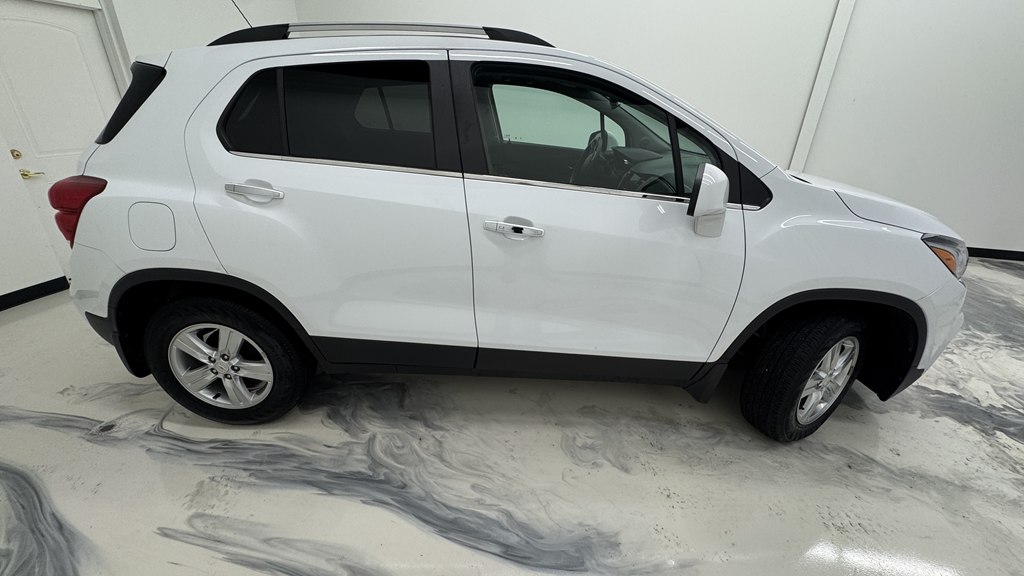 Photo 8 of this CHEVROLET TRAX