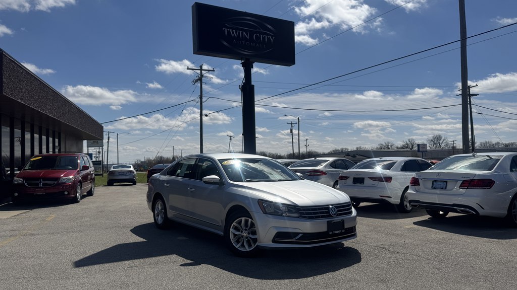 2016 Volkswagen Passat 1.8T S Auto PZEV's photo