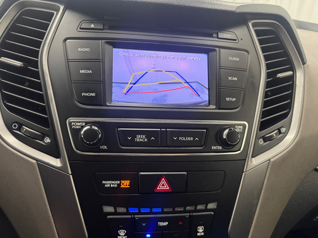 Photo 27 of this HYUNDAI SANTA FE