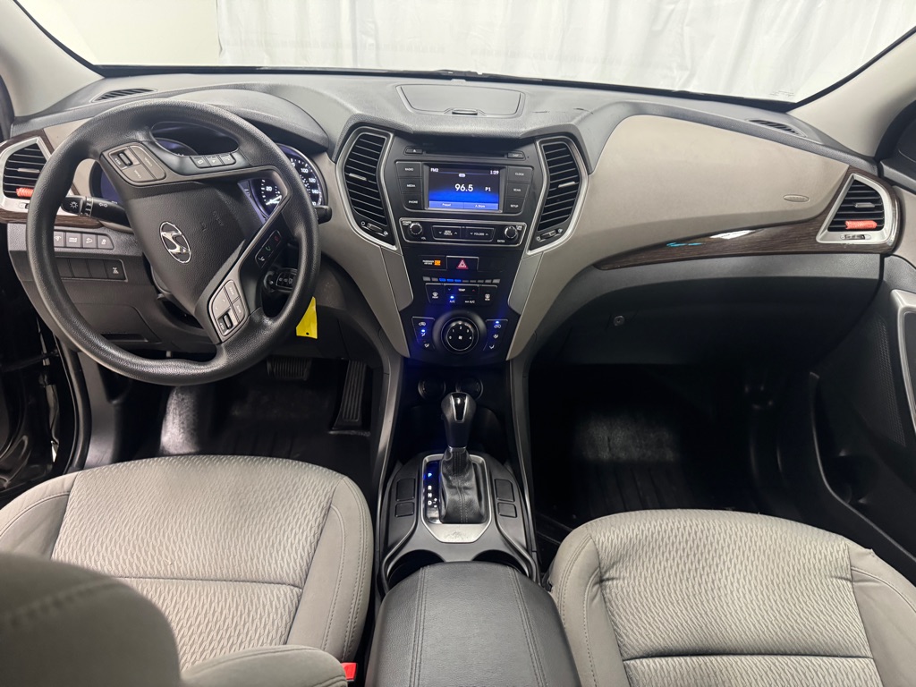 Photo 18 of this HYUNDAI SANTA FE